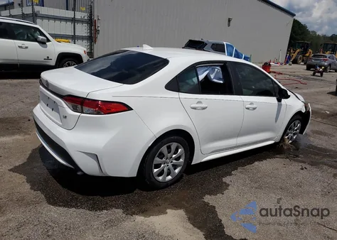 2020 Toyota Corolla Le z USA, uszkodzony, nr VIN 5YFEPRAE6LP135882